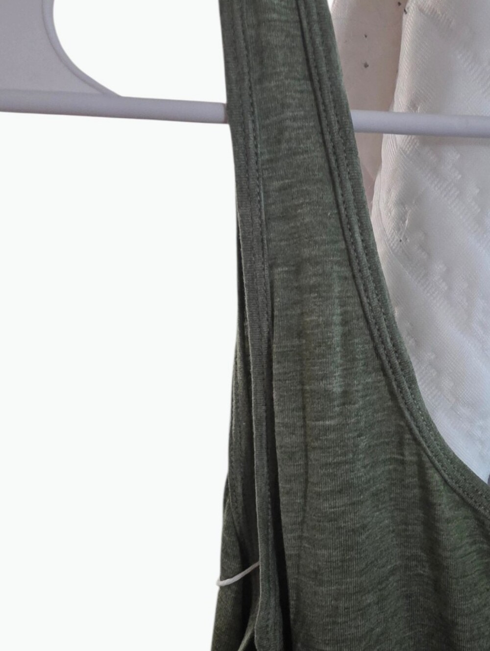 Halara. Scoop Neck Tiered Tank Dress. Olive Green. XL Ladies. - Picture 3 of 8
